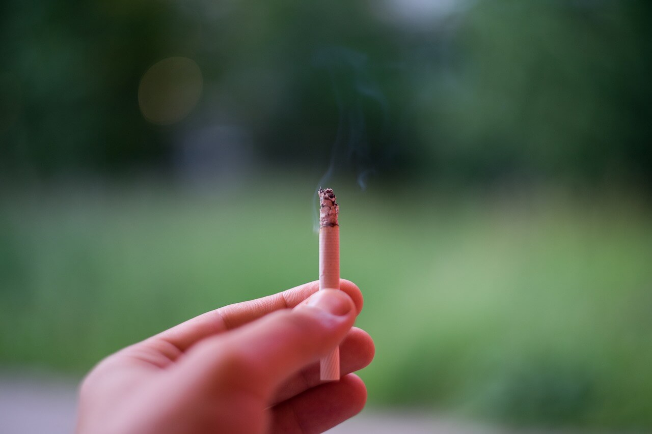 В табачном дыме более 40 ядовитых веществ