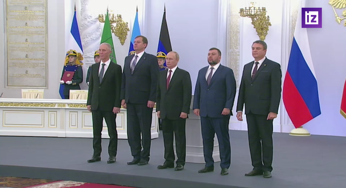 Владимир Путин и главы регионов, вошедших в состав России