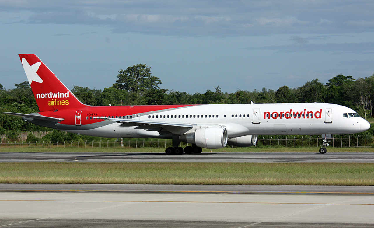 Норд винд авиакомпания рейсы. Эмбраер 190 Норд Винд. Северный ветер (Nordwind Airlines). Самолеты Нордвинд Эйрлайнс. Самолёт Nordwind Airlines.