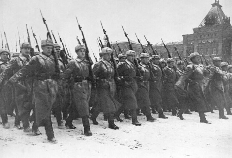 Парад на Красной площади 7 ноября 1941 года