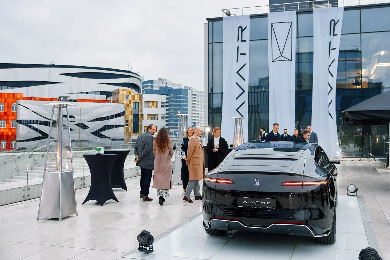 AVATR 12 на крыше AVATR 12 на крыше