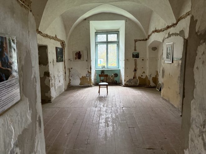 Выставка с привидениями прошлого: что посмотреть в бывшей психбольнице под Сморгонью