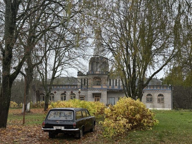 Тайны старой психбольницы: внутри выставки, от которой бегут мурашки