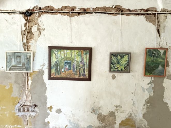 Белорусские художники представили свои картины в стенах бывшей психиатрической больницы