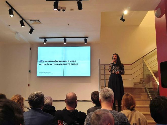 ИИ меняет не профессии, а способы работы: интервью с Асей Семеновой