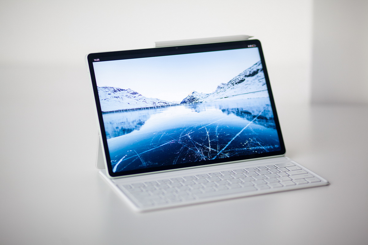 Технология PaperMatte представляет собой матовое покрытие, которое эффективно рассеивает блики, не жертвуя при этом четкостью и контрастностью картинки