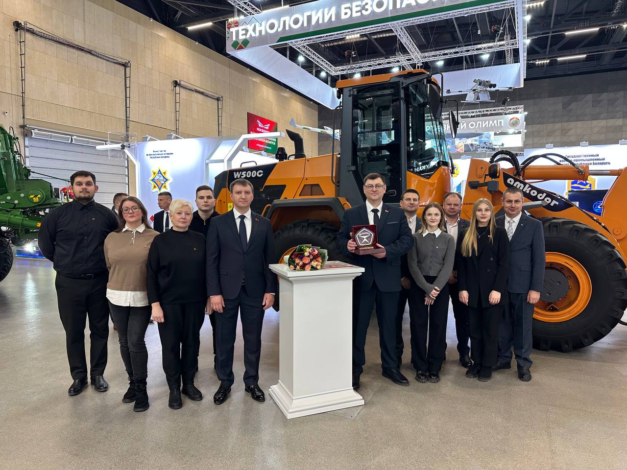 Представители холдинга АМКОДОР