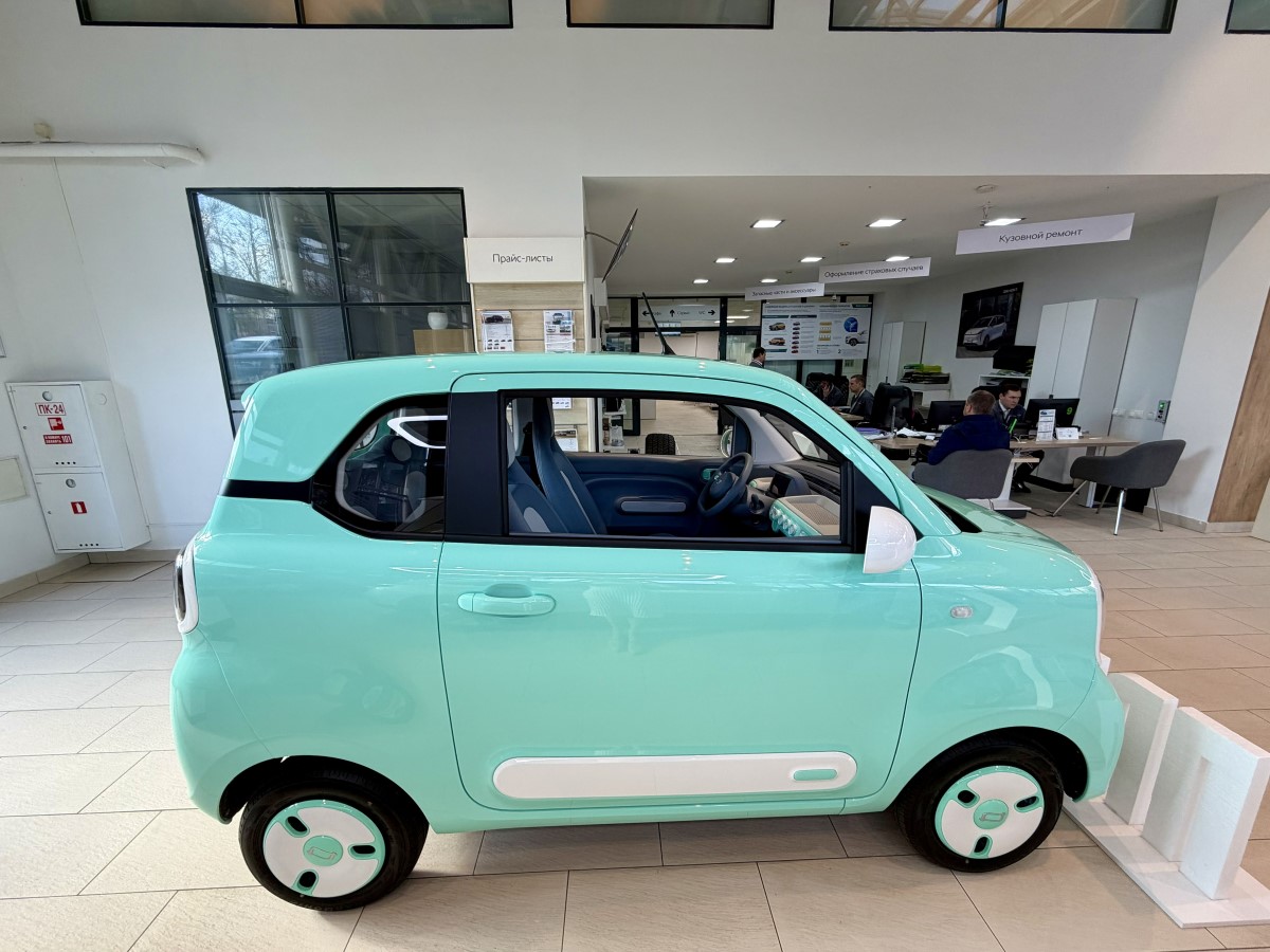 электромобиль Bestune Xiaoma