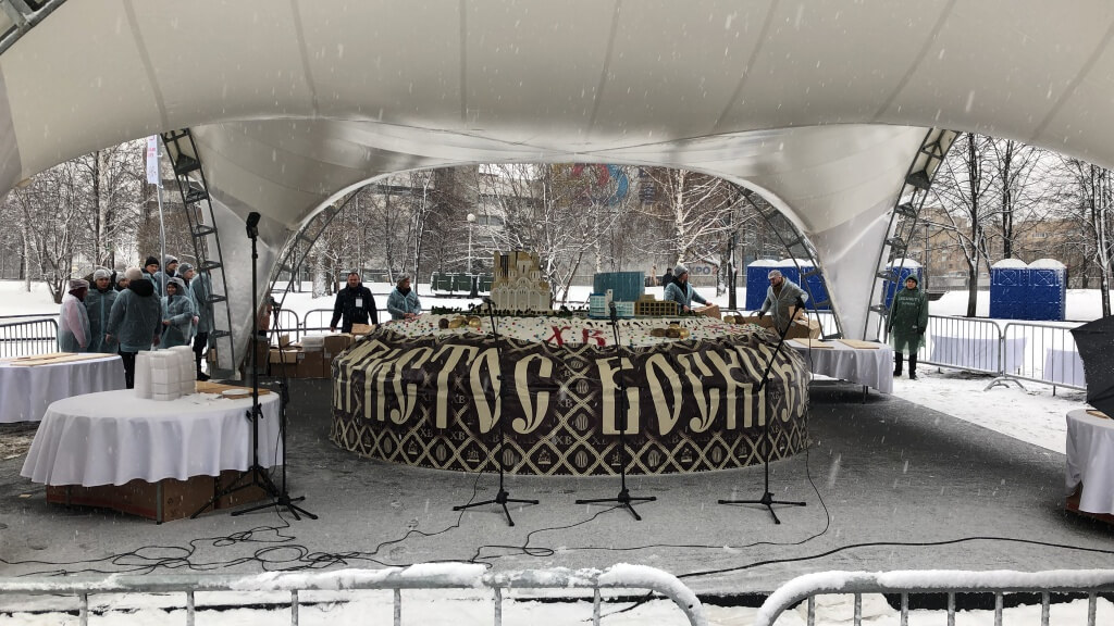 Кулич-рекордсмен из Екатеринбурга