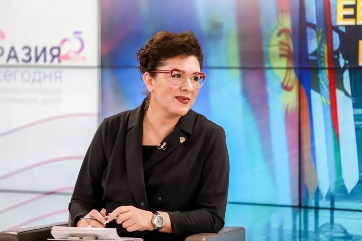 Елена Генова