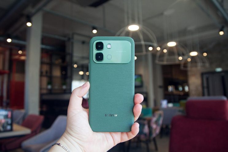 В Беларусь приехали смартфоны будущего от Infinix с «котиком» и пульсометром